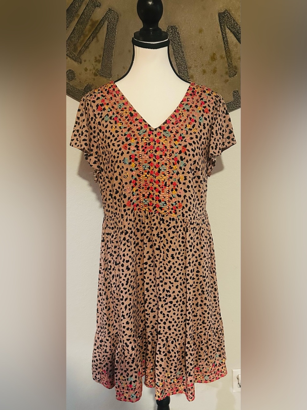 V-Neck Short Sleeve Animal Print Dress with Colorful Embroidery